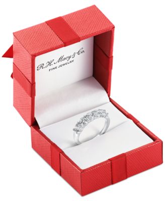 Diamond 5 Stone Band (1 1/2 ct. t.w.) in 14k White Gold