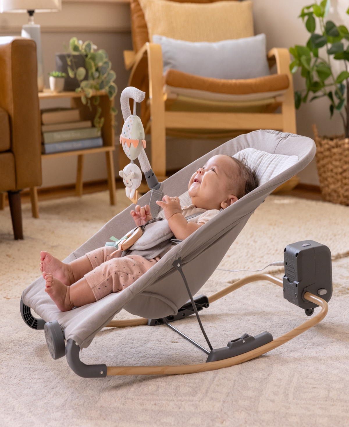 Ingenuity Infant Keep In Motion Automatic Baby Rocking Seat In Gray