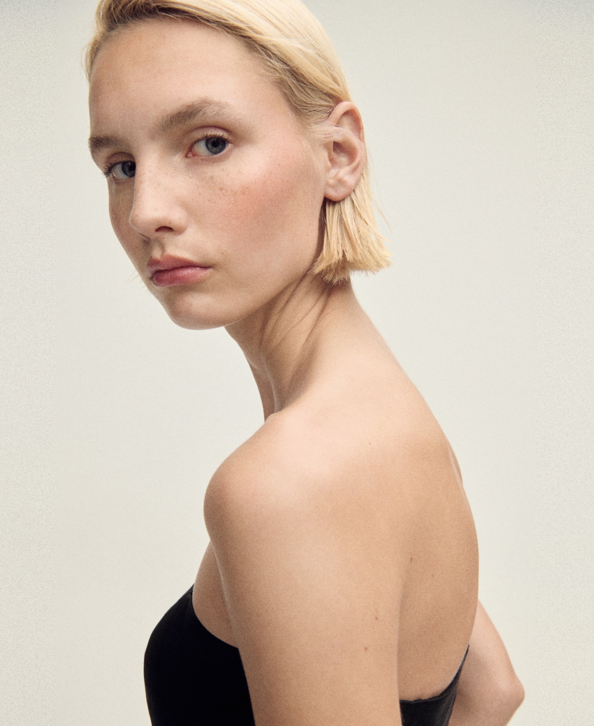 Mango Strapless Bubble Top In Black