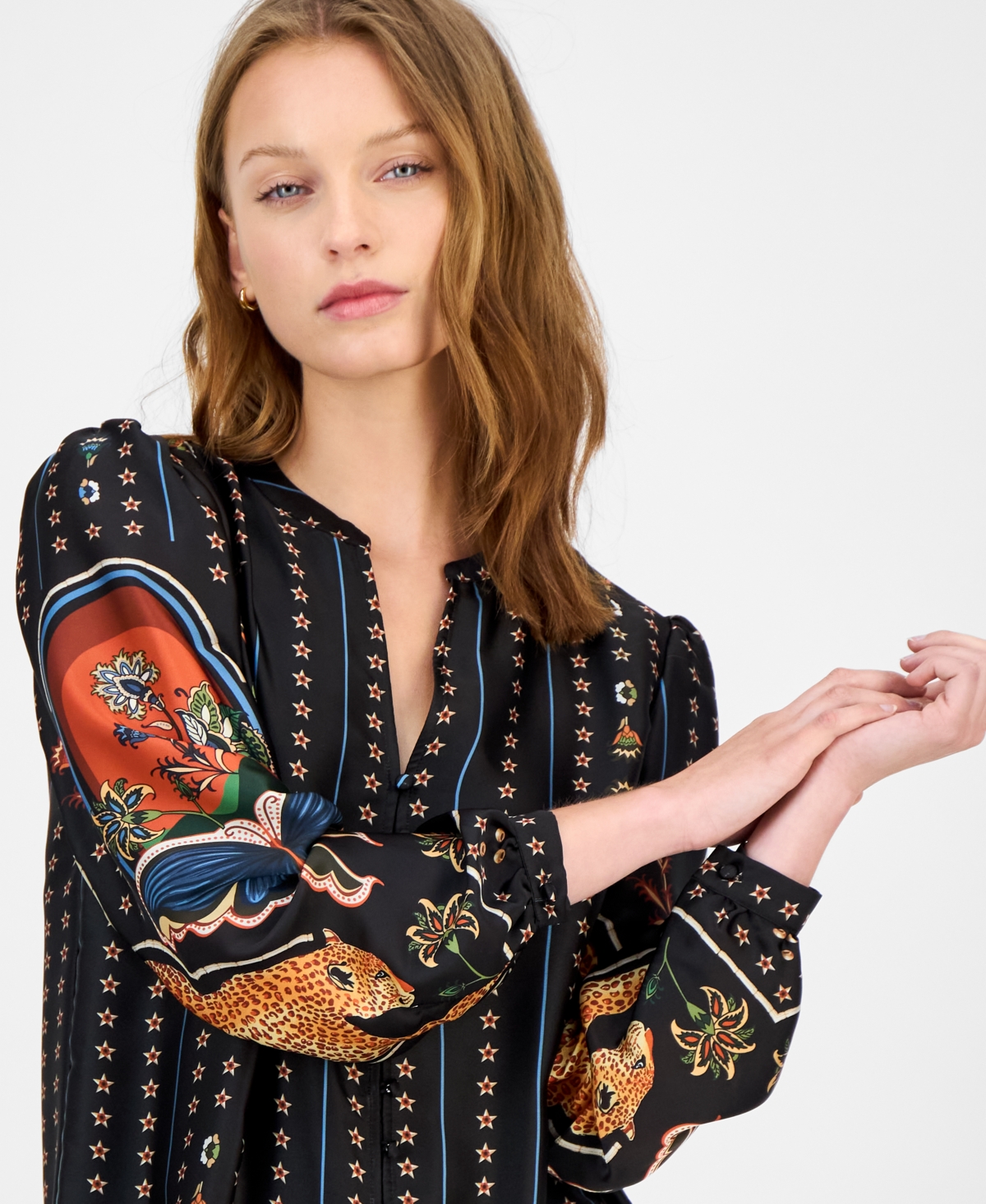 T Tahari Split V Neck Button Down Blouse In Multi