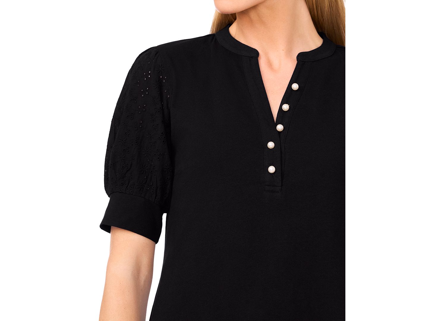 Женский топ CeCe Pearl Button Henley Embroidered Puff 3/4-Sleeve Cotton Top, цвет: Насыщенный чёрный — фото 3
