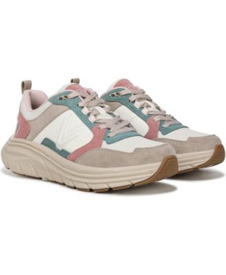 Womens Walk Max Skyline Walking Shoes