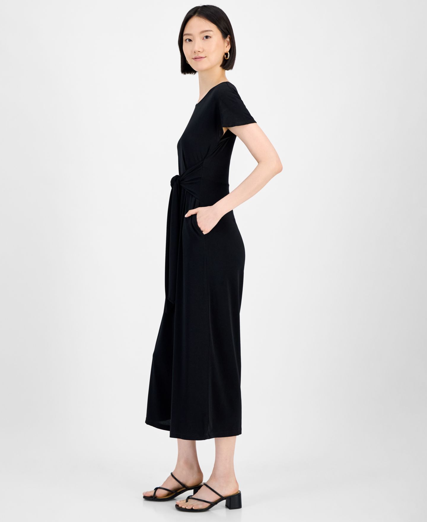 Женский комбинезон Robbie Bee Round-Neck Tie-Waist Jumpsuit, цвет: Шоколадный — фото 9