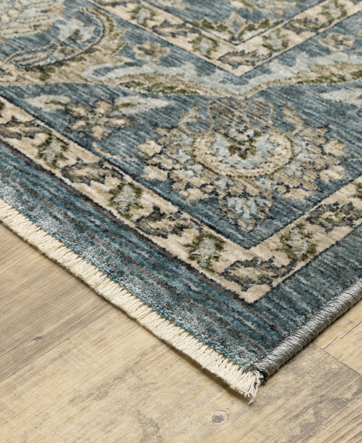 Oriental Weavers Aberdeen 070H1 2'x3' Area Rug