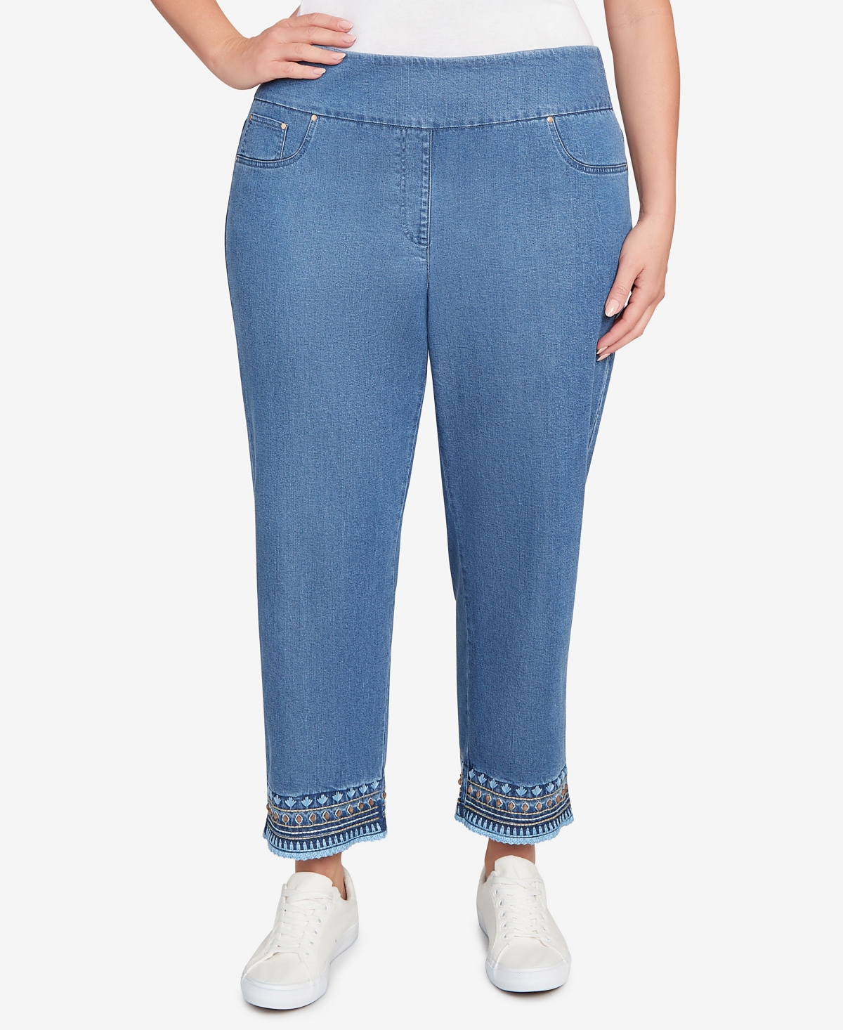 Plus Size Soft Beaded Embroidery Jeans - Medium Blue