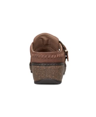 Women's Kay Stitched Round Toe Clogs