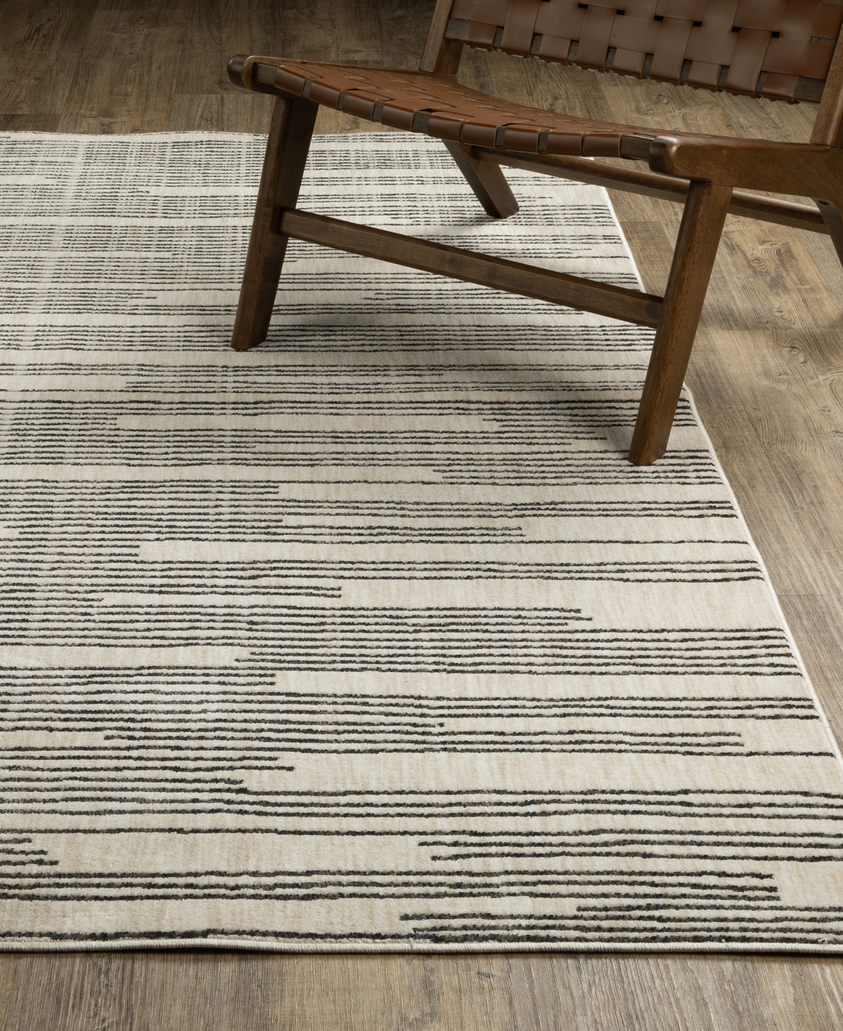 Oriental Weavers Hunter Hnt04 6'7"x9'6" Area Rug In Black
