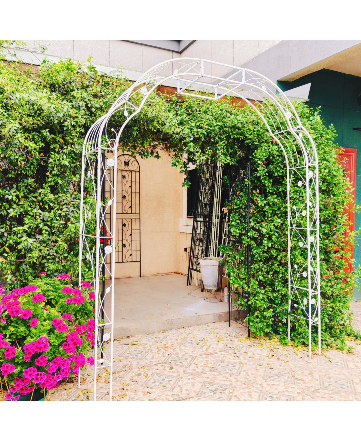Streamdale Furniture Cream White Metal Garden Arch - 74.4"W x 98.4"H