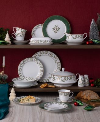 Holly & Berry Gold Set of 4 Accent Plates, 9"