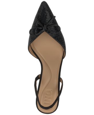 Women's Generys Pointed-Toe Pumps