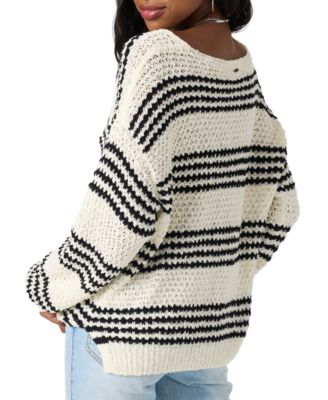 Juniors' Iyla V-Neck Long-Sleeve Cotton Sweater 