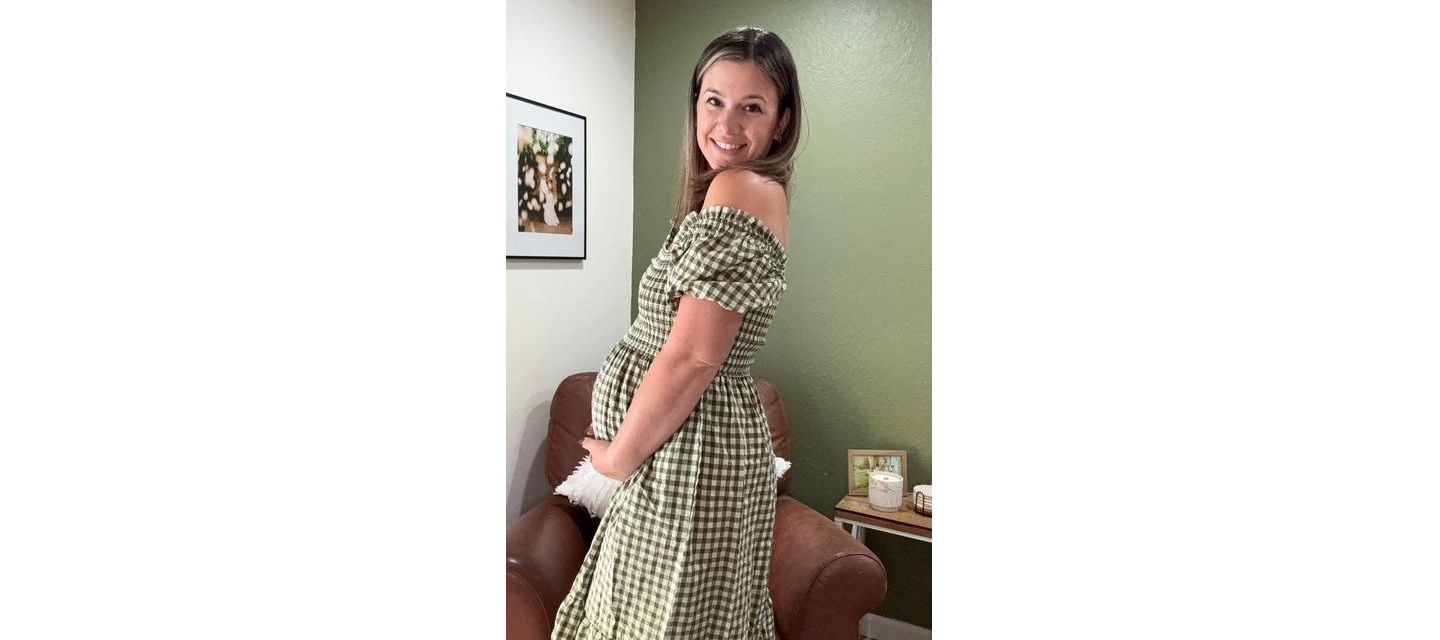 Женское платье Pinkblush Rust Gingham Smocked Midi, цвет: Оливковый зелёный — фото 8