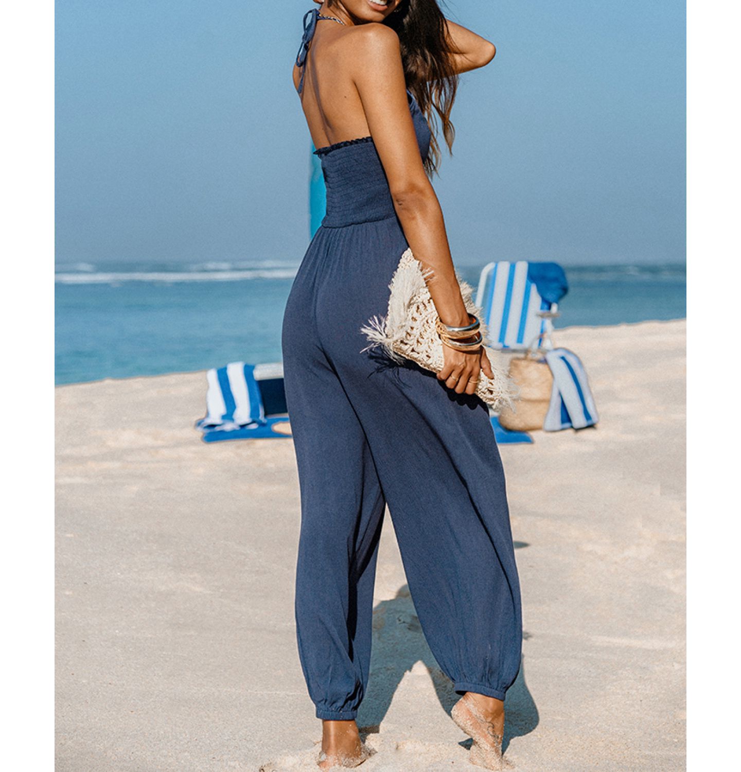 Женские брюки Cupshe Plunge Halter Jogger Jumpsuit, цвет: Тёмный синий — фото 3