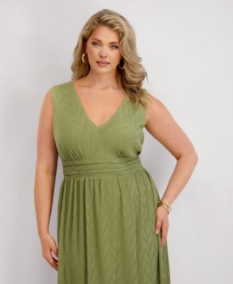 Plus Size V-Neck Pleated Chiffon Midi Dress