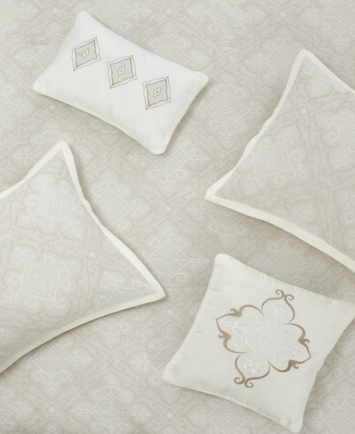 Stratford Park Prissa Medallion 6-pc. Comforter Set, King In White
