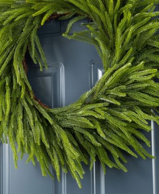 28" Greenery Polyethylene Christmas Dripping Wreath