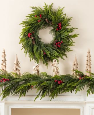 24" Polyethylene Christmas Dripping Wreath