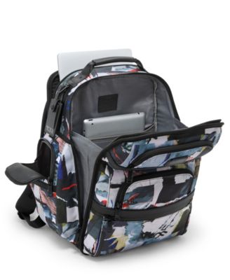 Alpha 3 17" Brief Pack