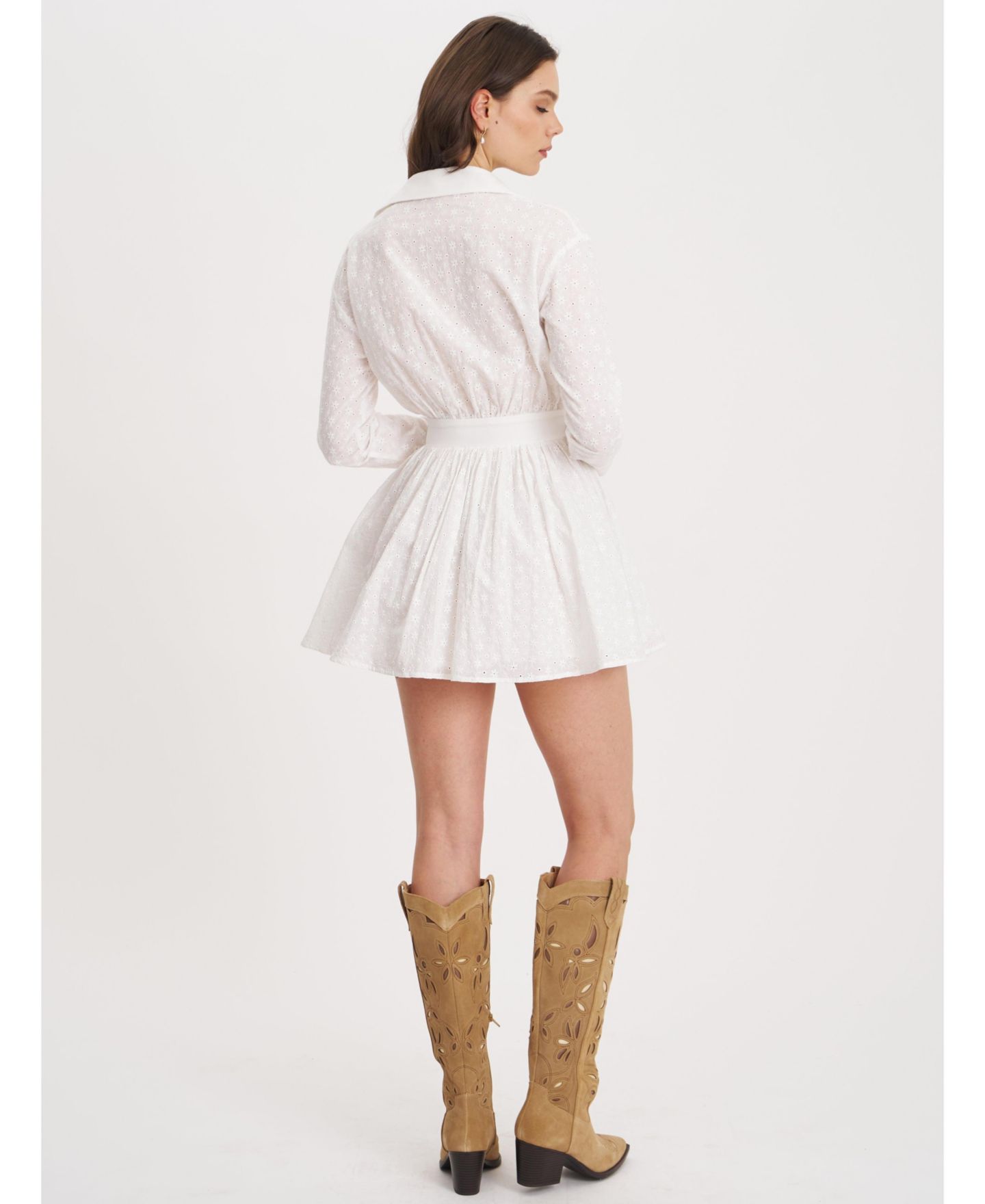 Женское платье Miss Circle Gabriella White Cotton Eyelet Button Up Long Sleeve Shirt Dress, цвет: Белый — фото 3