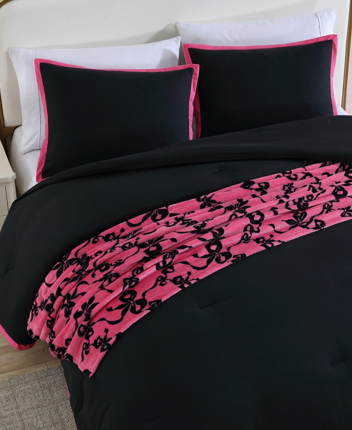 Betsey Johnson Signature Hotel 4-pc. Comforter Set, King