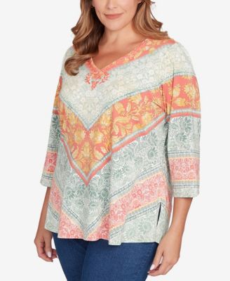 Plus Size Embellished Floral Knit Top