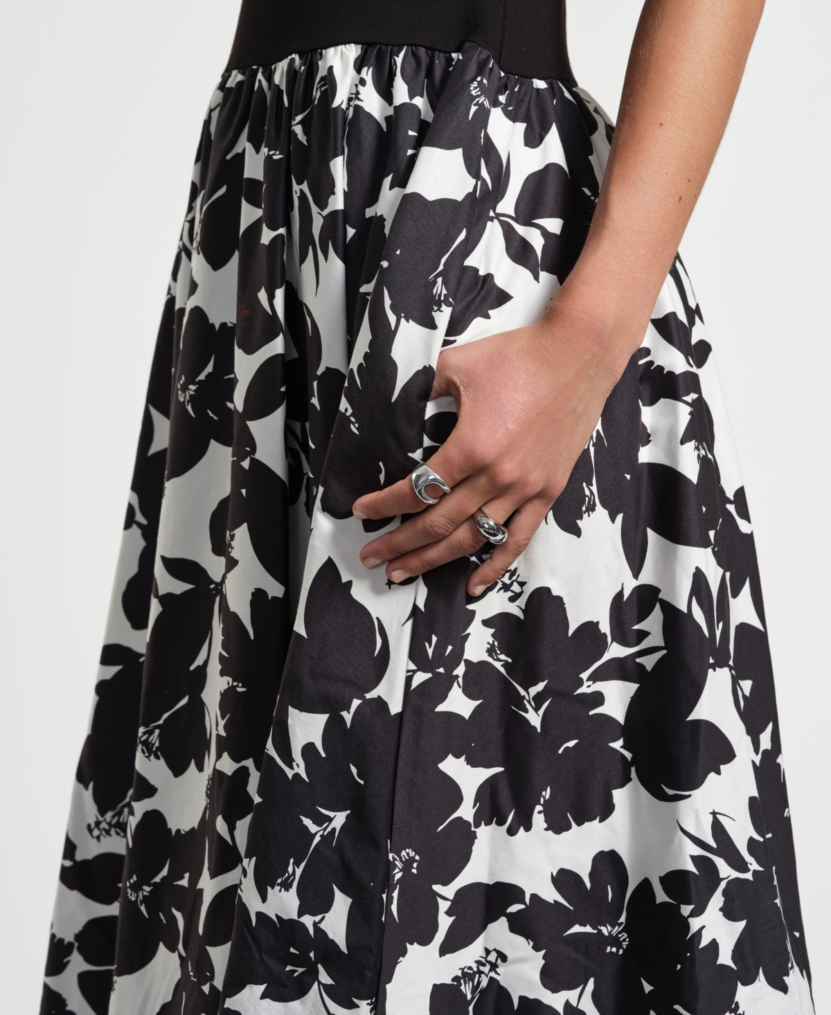 Isaac Mizrahi Women's Sleeveless Ponte Combo Midi Dress In Multi