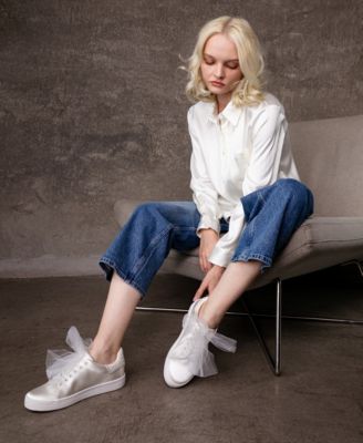 Women's Gem Round Toe Sneakers