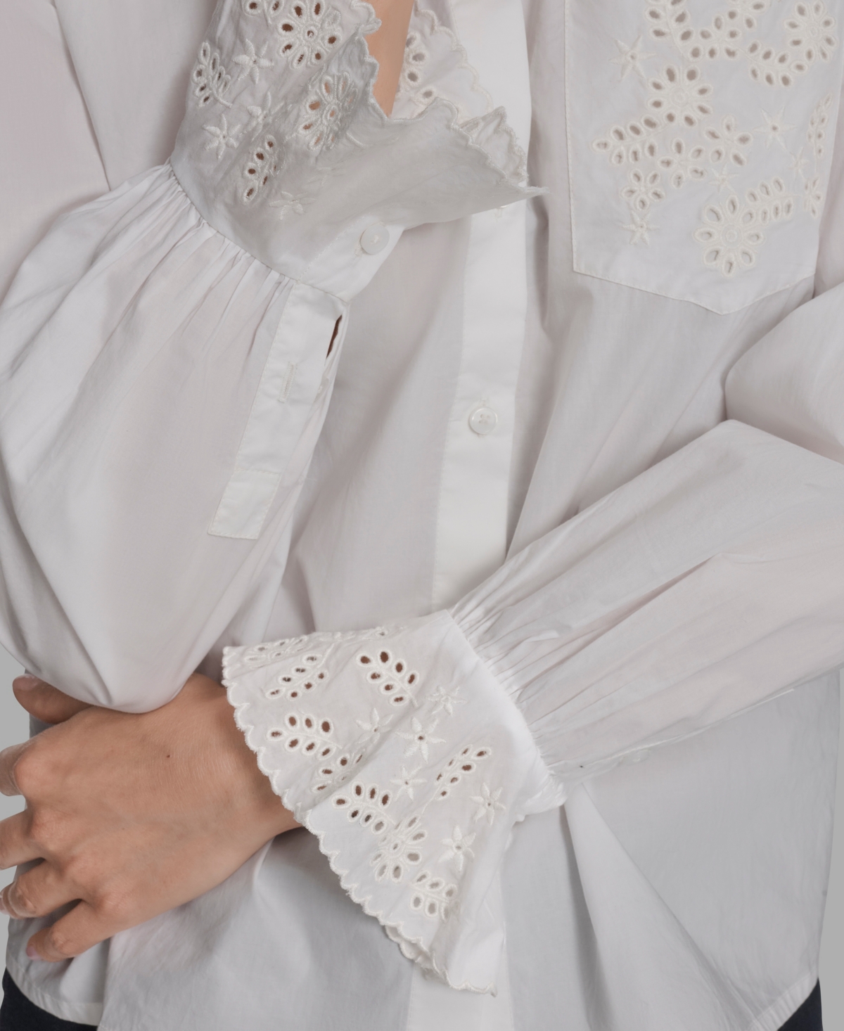 Bcbg Women's Long Sleeve Button-up Embroidered Top In White