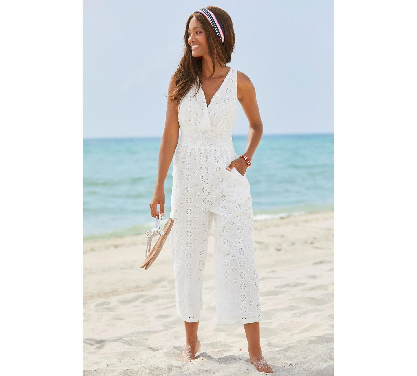 Женский комбинезон Lascana Sleeveless Eyelet Jumpsuit, цвет: Белый — фото 2