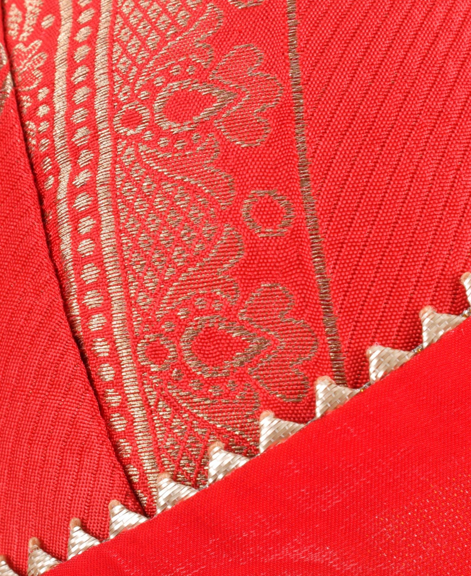 Women's Jacquard Pre-Stitched Saree