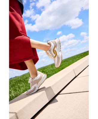 Women's Jetsetter Lace Up Retro Sneakers