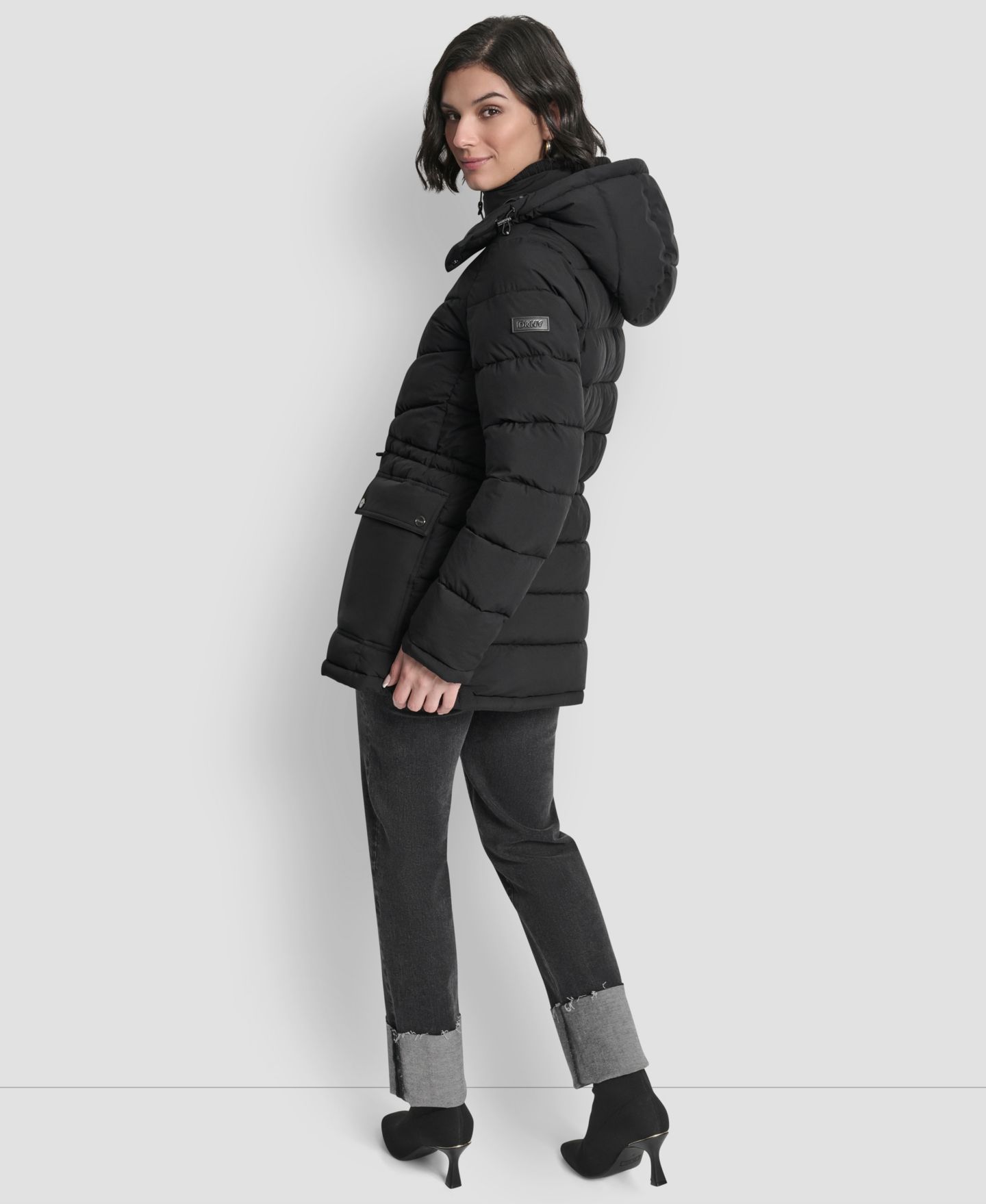 Женская куртка DKNY Shine Hooded Anorak Puffer, цвет: Чёрный — фото 8