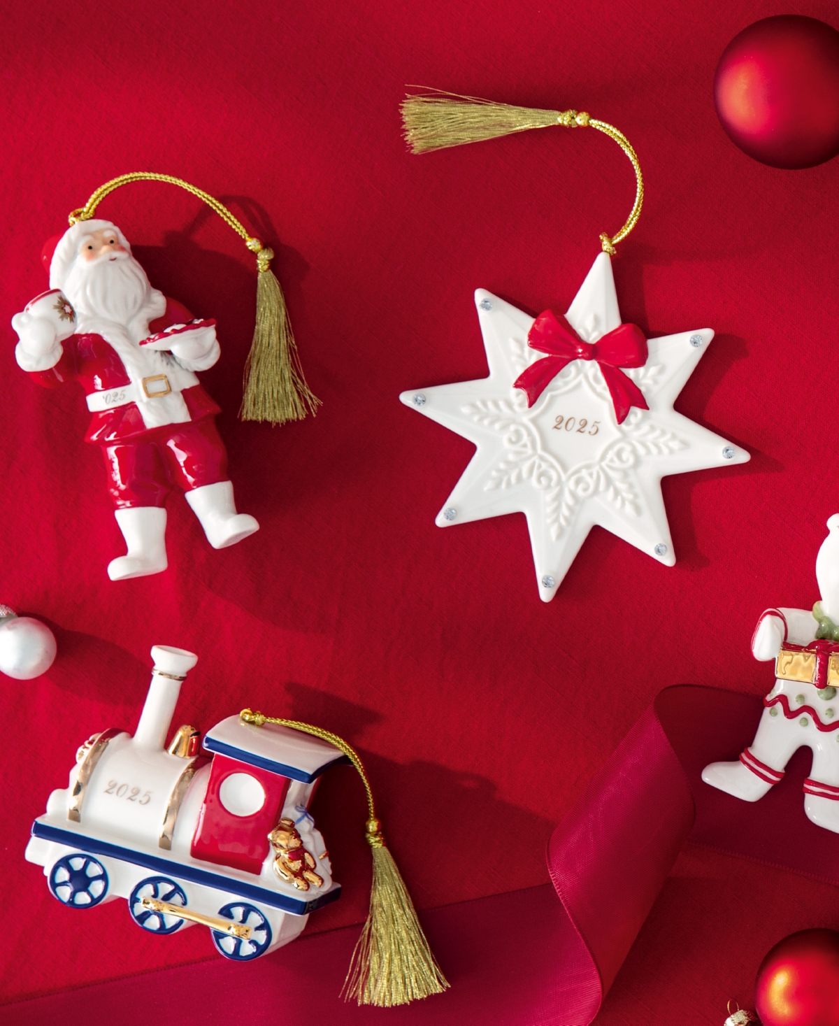 Villeroy & Boch 2025 Christmas Classics Annual Santa Ornament In Multi