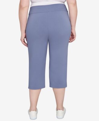 Plus Size Solid Tech Stretch Capri Pants