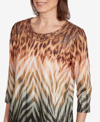 Women's Classic Ombre Animal Skin Three Quarter Sleeve Top