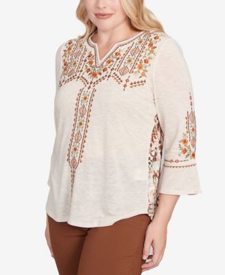 Petite Geometric Floral Embroidery Top