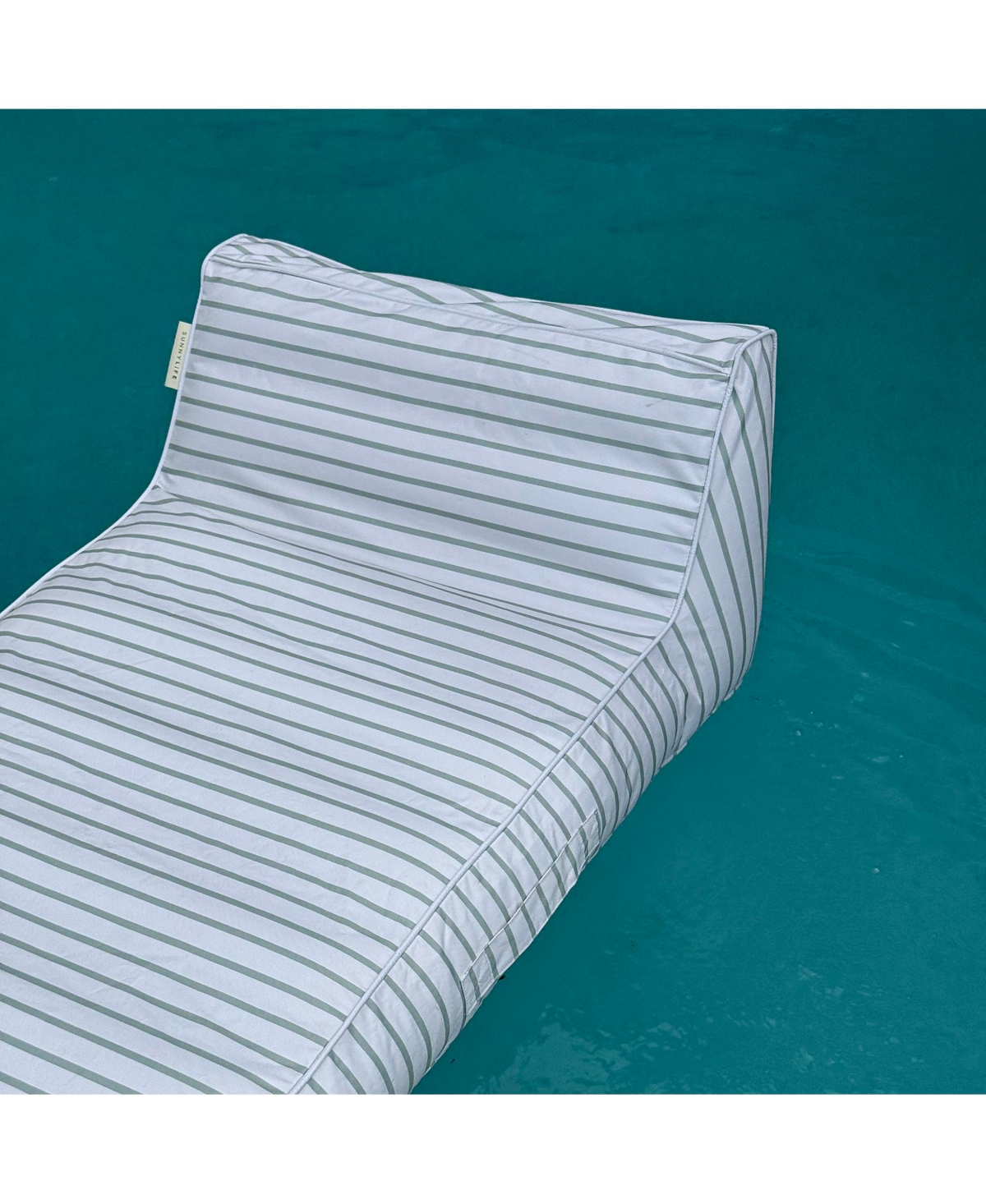 Sunnylife Luxe Lie-On Lounger: La Palma Sage Stripe