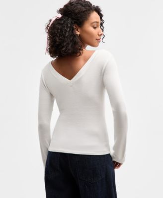 Juniors' Double V-Neck Ruched Long-Sleeve Tee