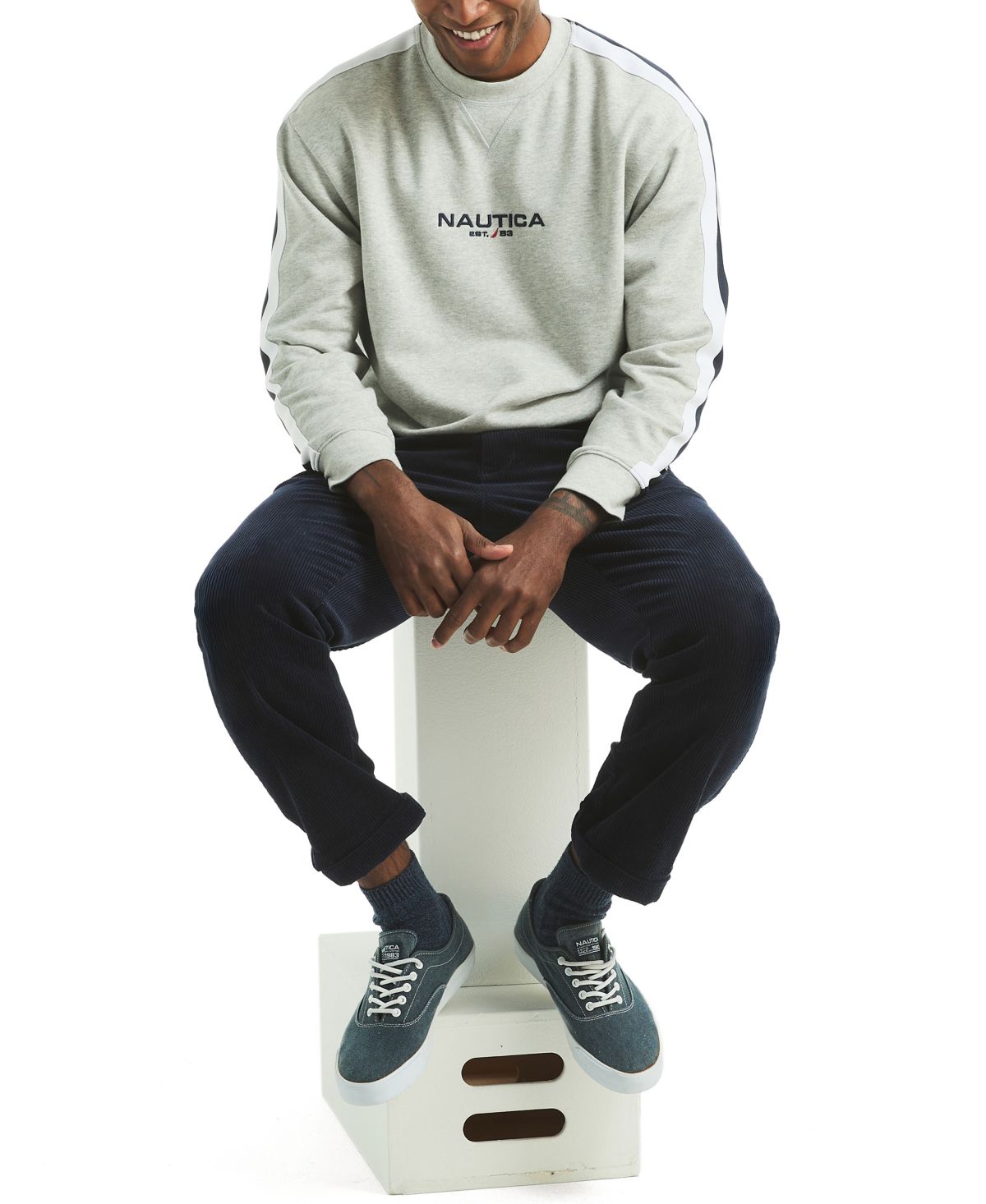 Мужская толстовка с круглым вырезом и графическим логотипом