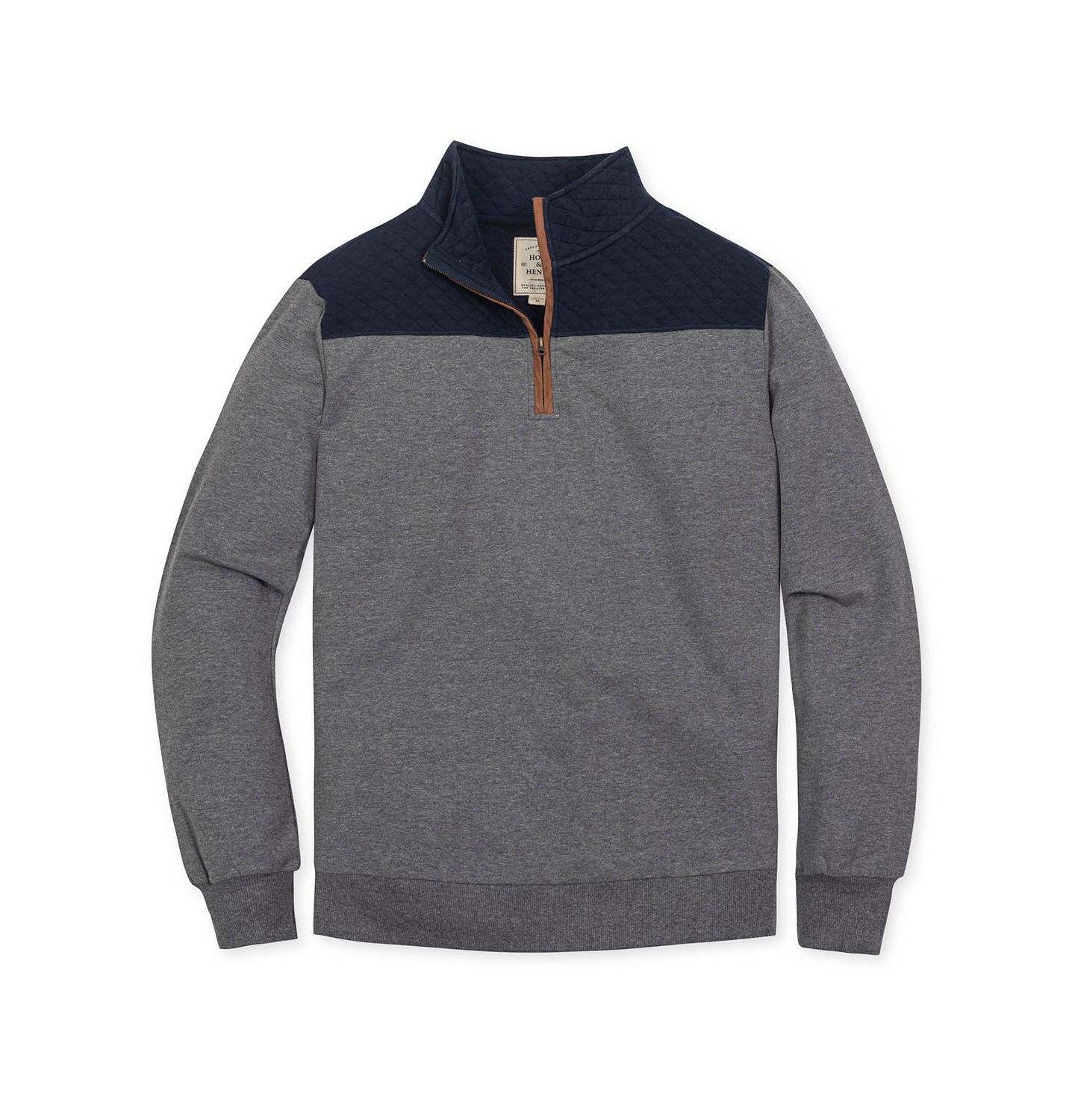 Мужской свитер Hope & Henry Organic French Terry Half Zip Pullover with Quilted Yoke, цвет: Тёмно-синий / Серый — фото 4