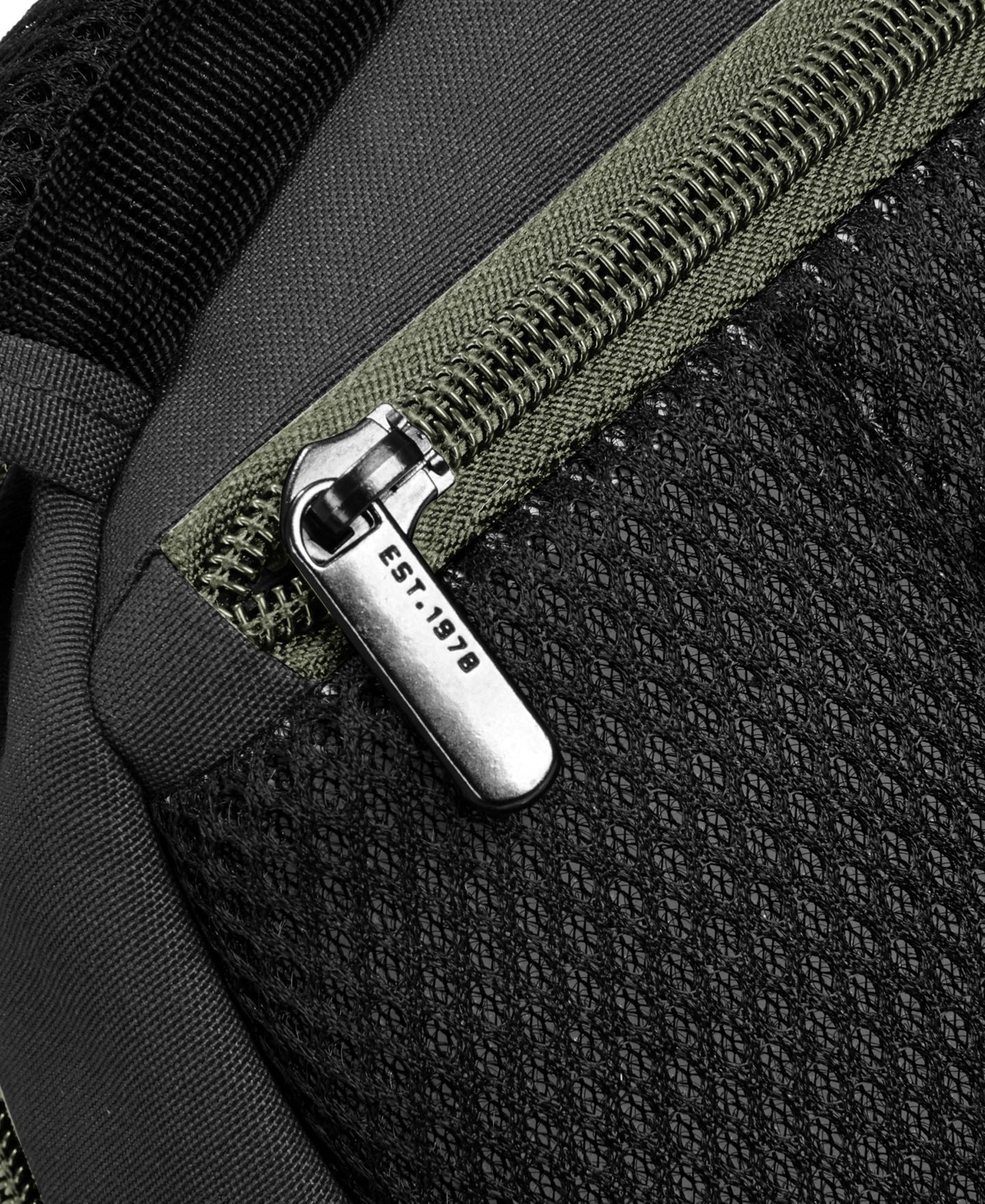 Рюкзак Travelon Anti-Theft The Voyages Small with XL Water Bottle Pocket, цвет: Чёрный — фото 13