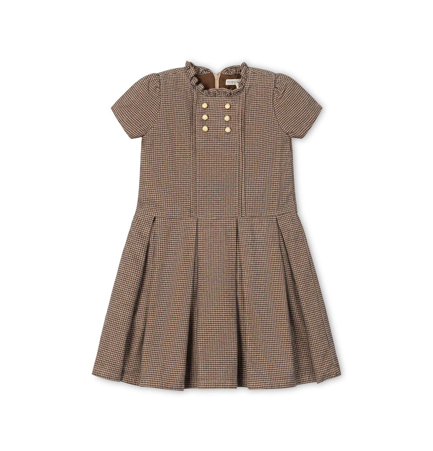 Платье Hope & Henry Organic Ruffle Collar Pintuck Drop Waist Dress для девочек-малышей, цвет: Верблюжая гусиная лапка — фото 1