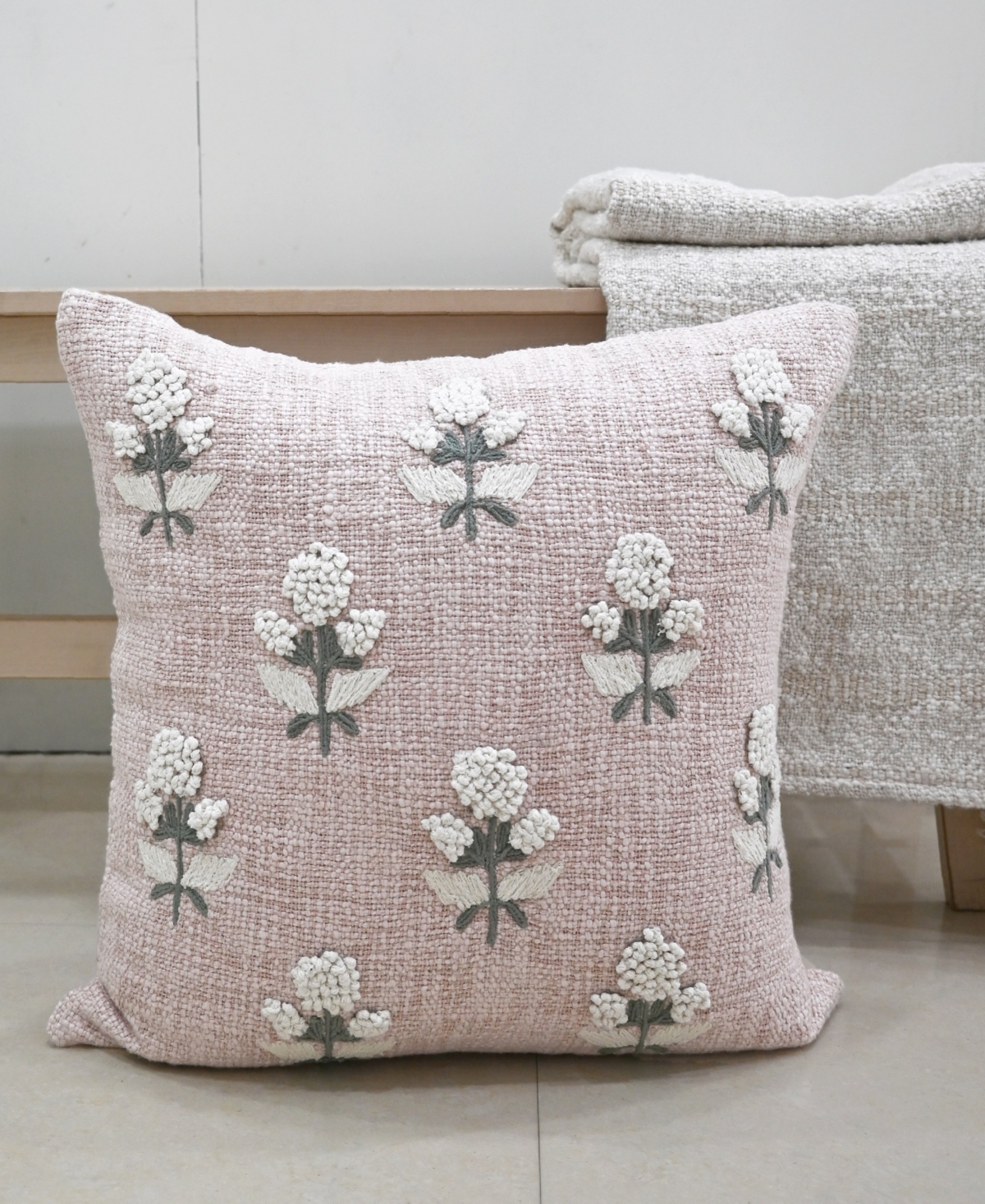 Vibhsa Persian Handwoven Decorative Pillow, 20" X 20" In Pink