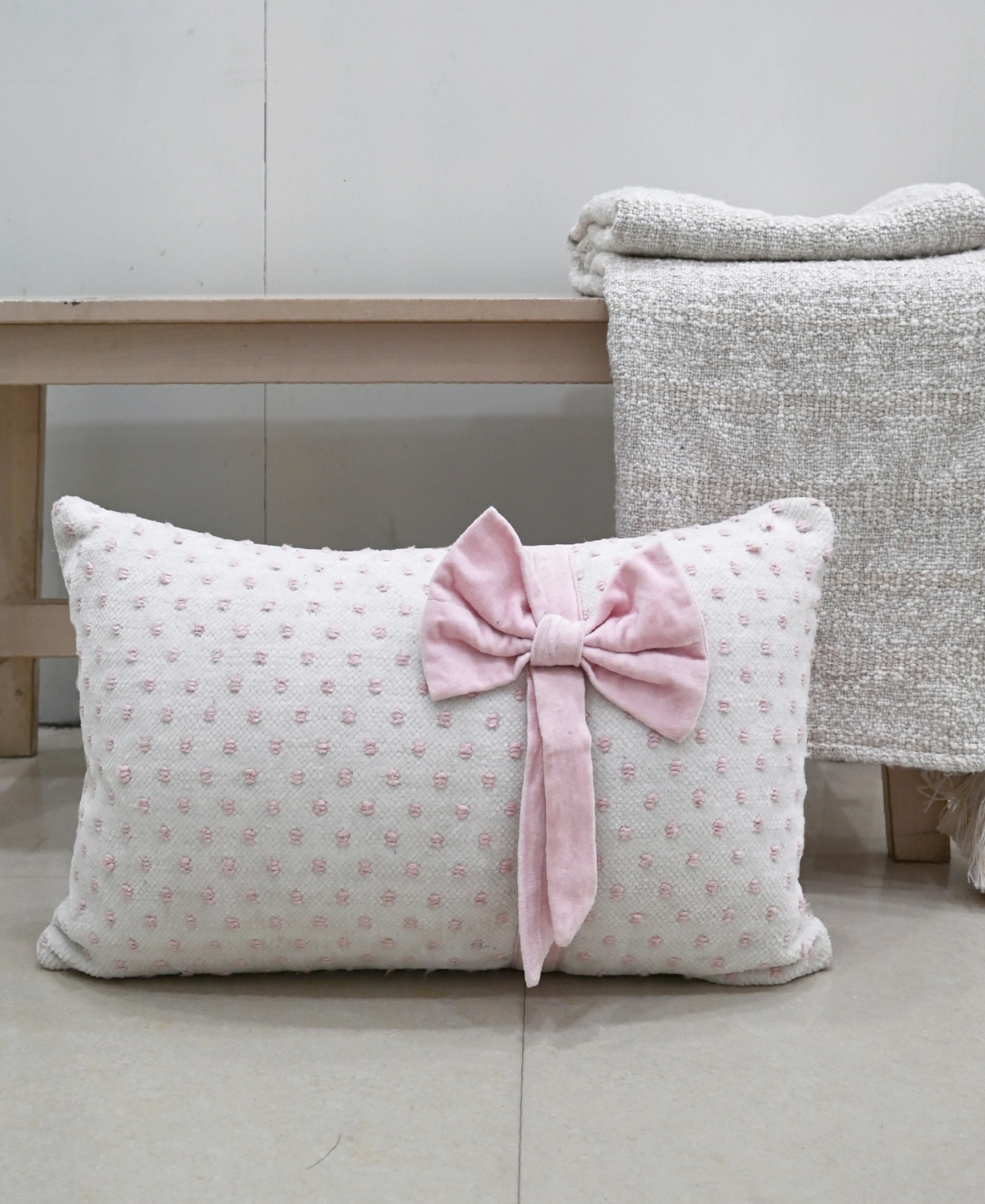 Vibhsa Linden Handwoven Decorative Pillow, 14" X 24" In White
