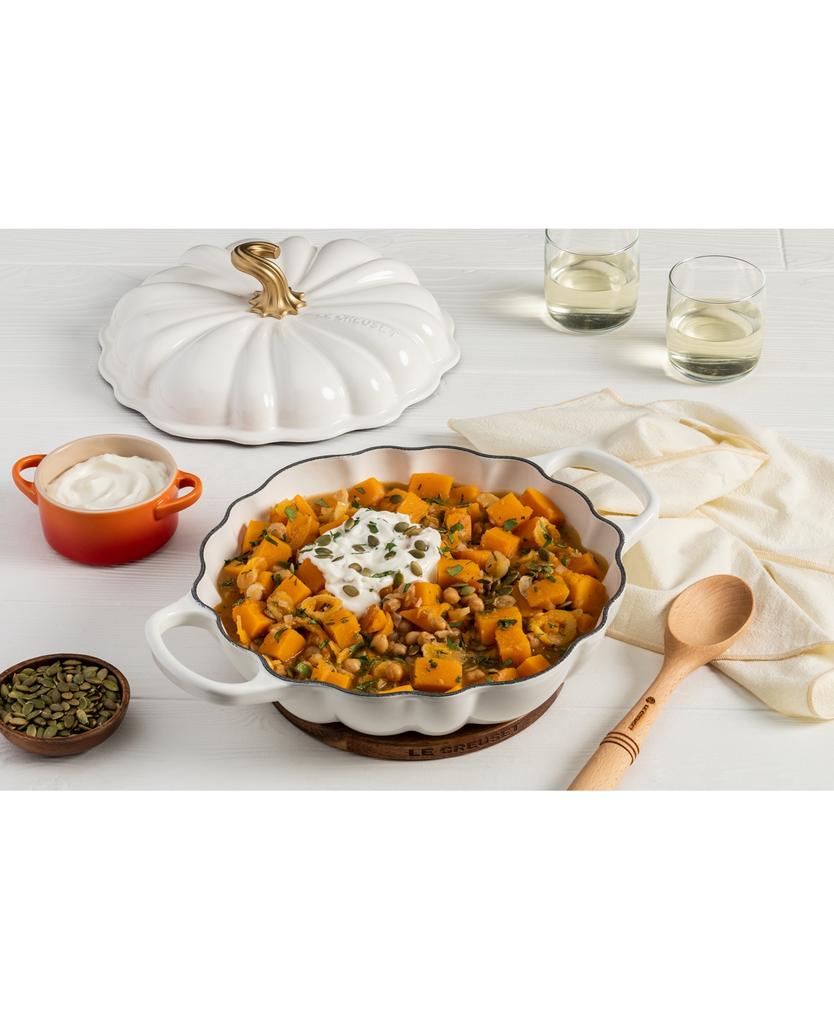 Le Creuset Enameled Cast Iron Signature Pumpkin Braiser, 2.75 Qt. In White