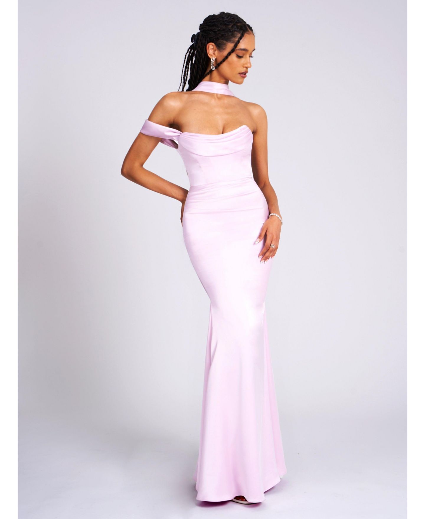 Женское платье Miss Circle Ivona Mauve Halter Neck Double Duchess Satin Gown, цвет: Розовато-лиловый фиолетовый — фото 1