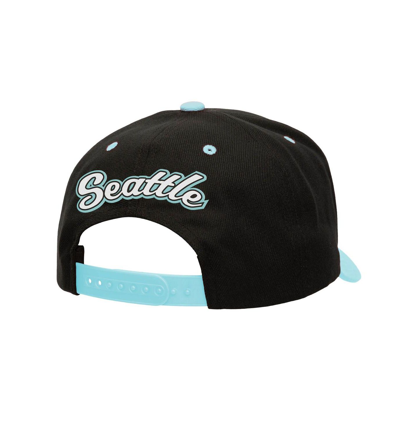 Мужская кепка Mitchell & Ness Mitchell Ness Black/Light Blue Seattle Kraken Backside Script Two-Tone Pro Crown Adjustable Hat — фото 2