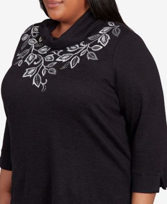 Plus Size Lake Champlain Leaf Embroidered Rib Neck Top