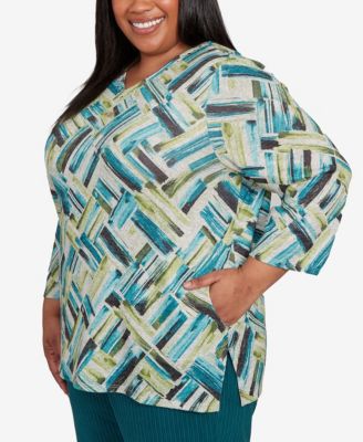 Plus Size Lake Champlain Detailed V Neck Brushstroke Top