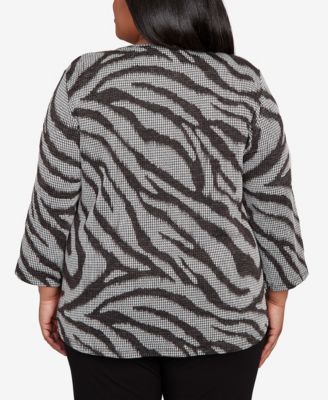 Plus Size Jet Setter Animal Houndstooth Top with Necklace